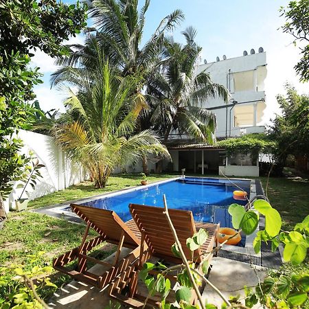 Crystal Oceanic Hotel Ahangama Buitenkant foto