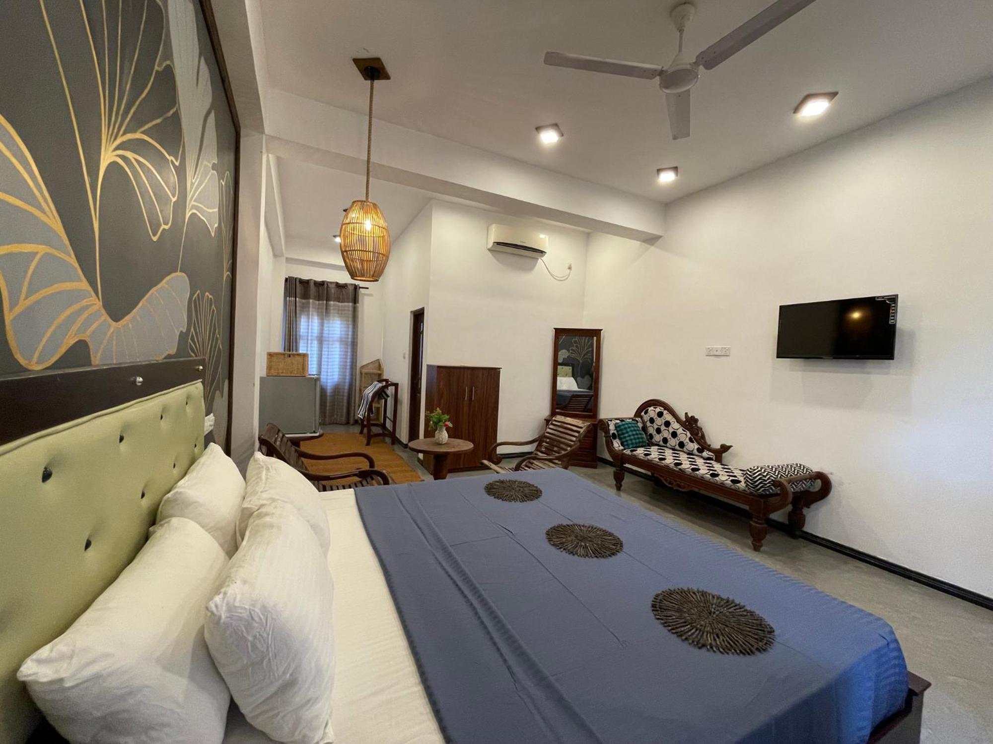 Crystal Oceanic Hotel Ahangama Buitenkant foto
