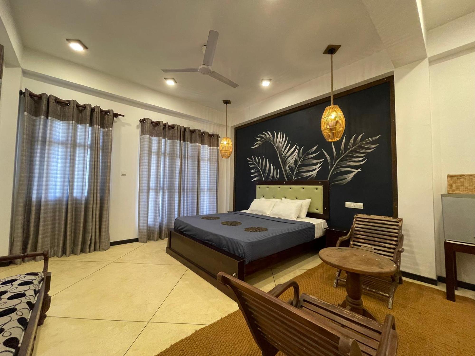 Crystal Oceanic Hotel Ahangama Buitenkant foto