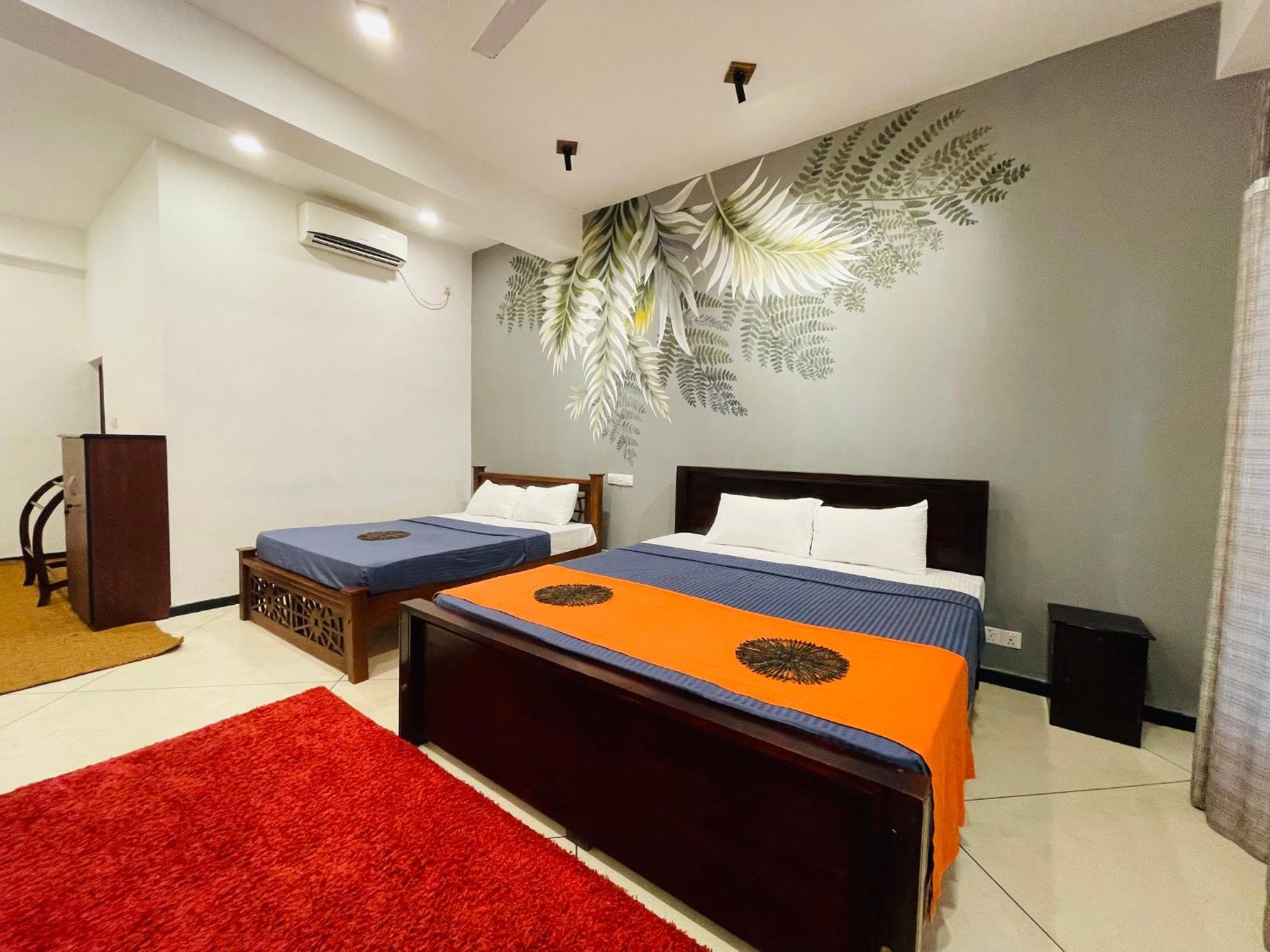 Crystal Oceanic Hotel Ahangama Buitenkant foto