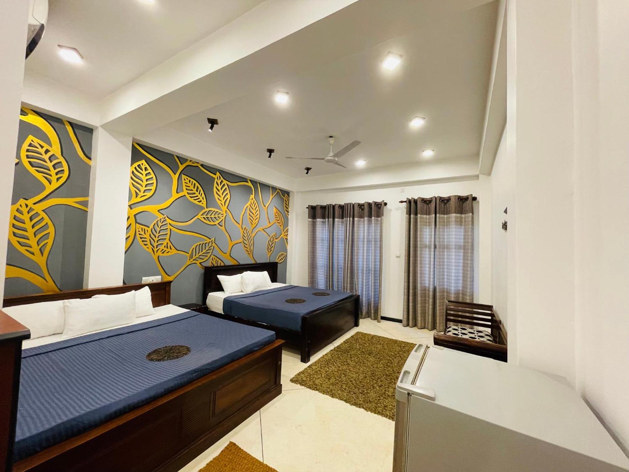 Crystal Oceanic Hotel Ahangama Buitenkant foto