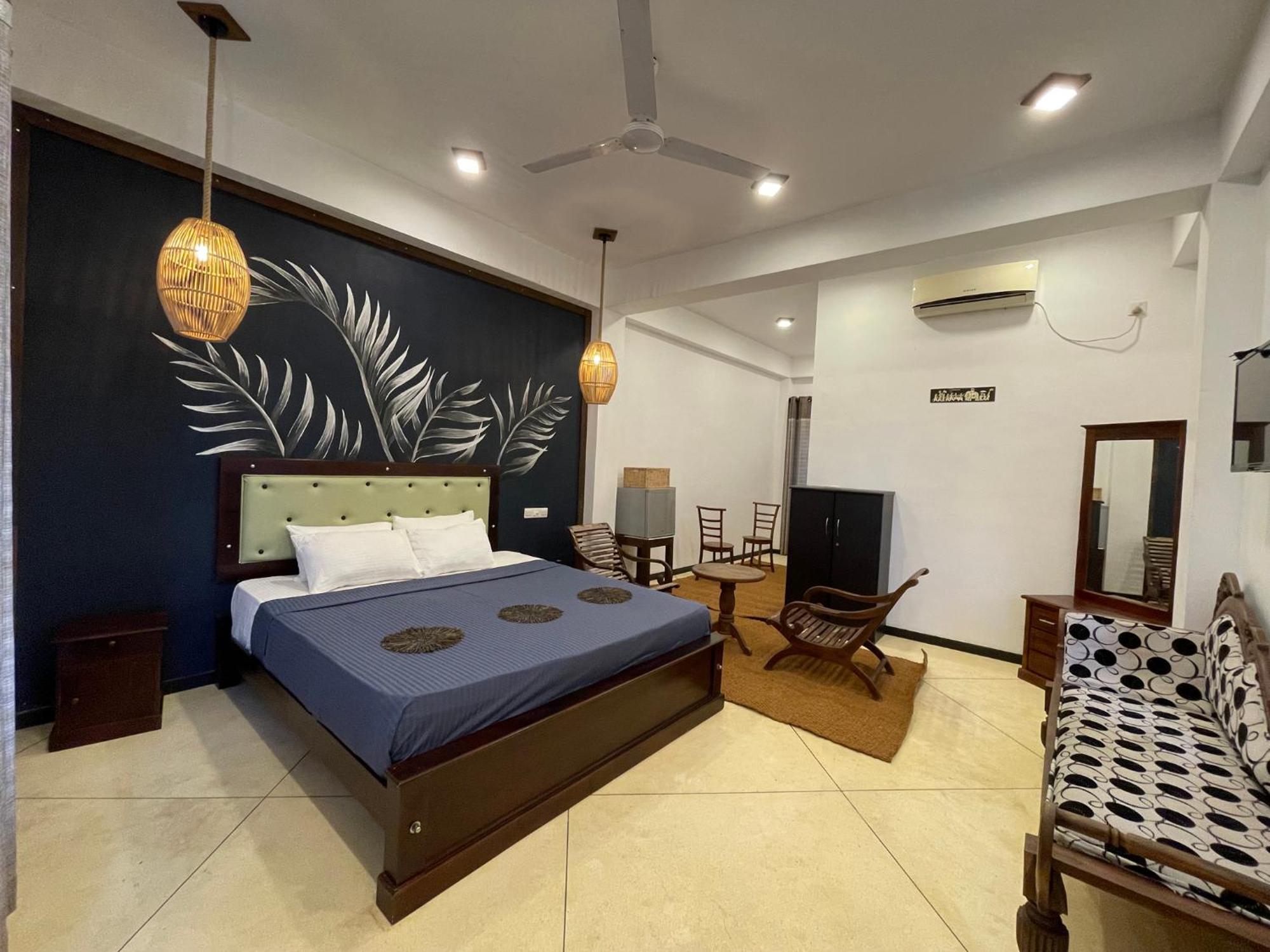 Crystal Oceanic Hotel Ahangama Buitenkant foto