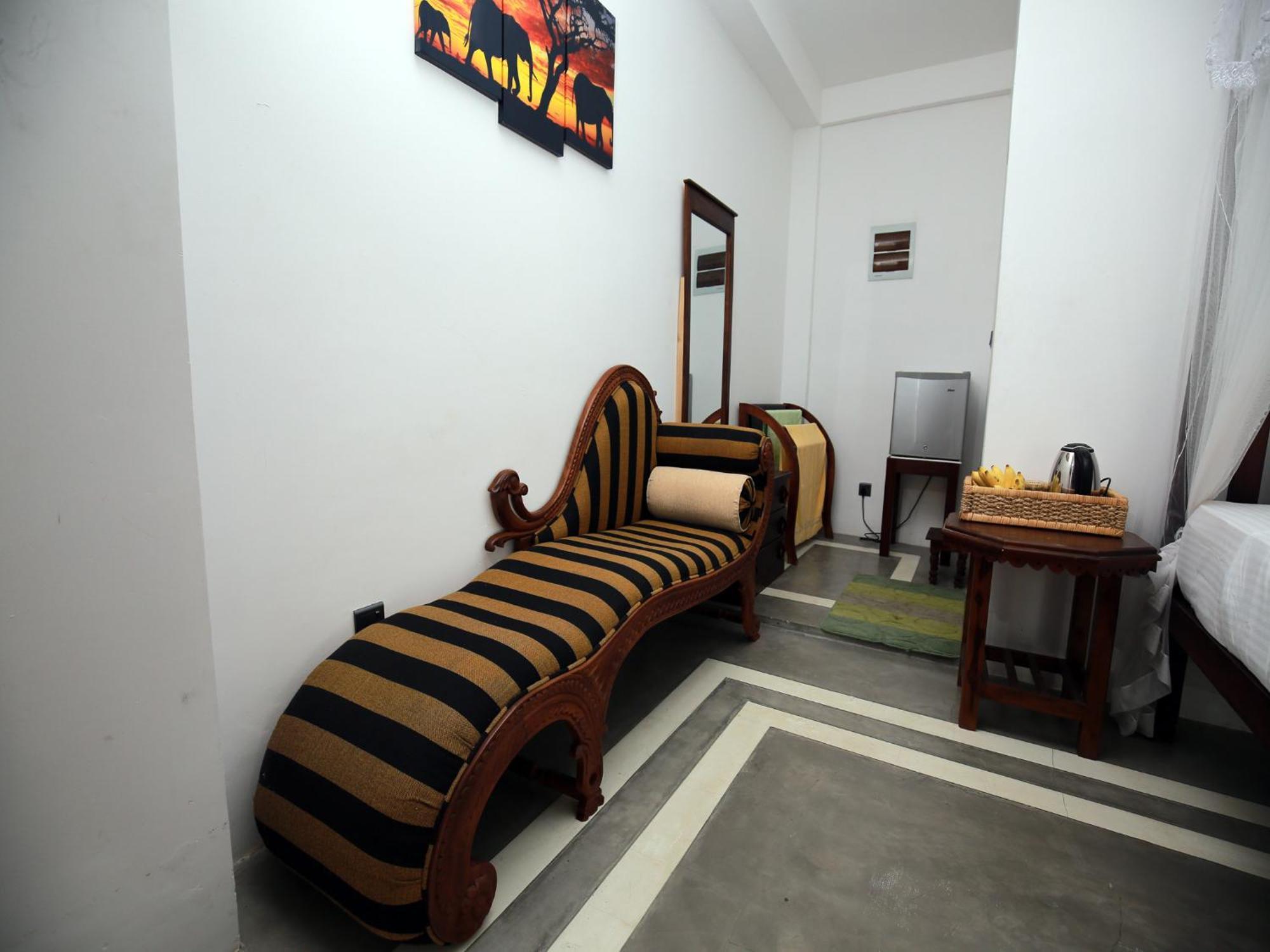 Crystal Oceanic Hotel Ahangama Buitenkant foto