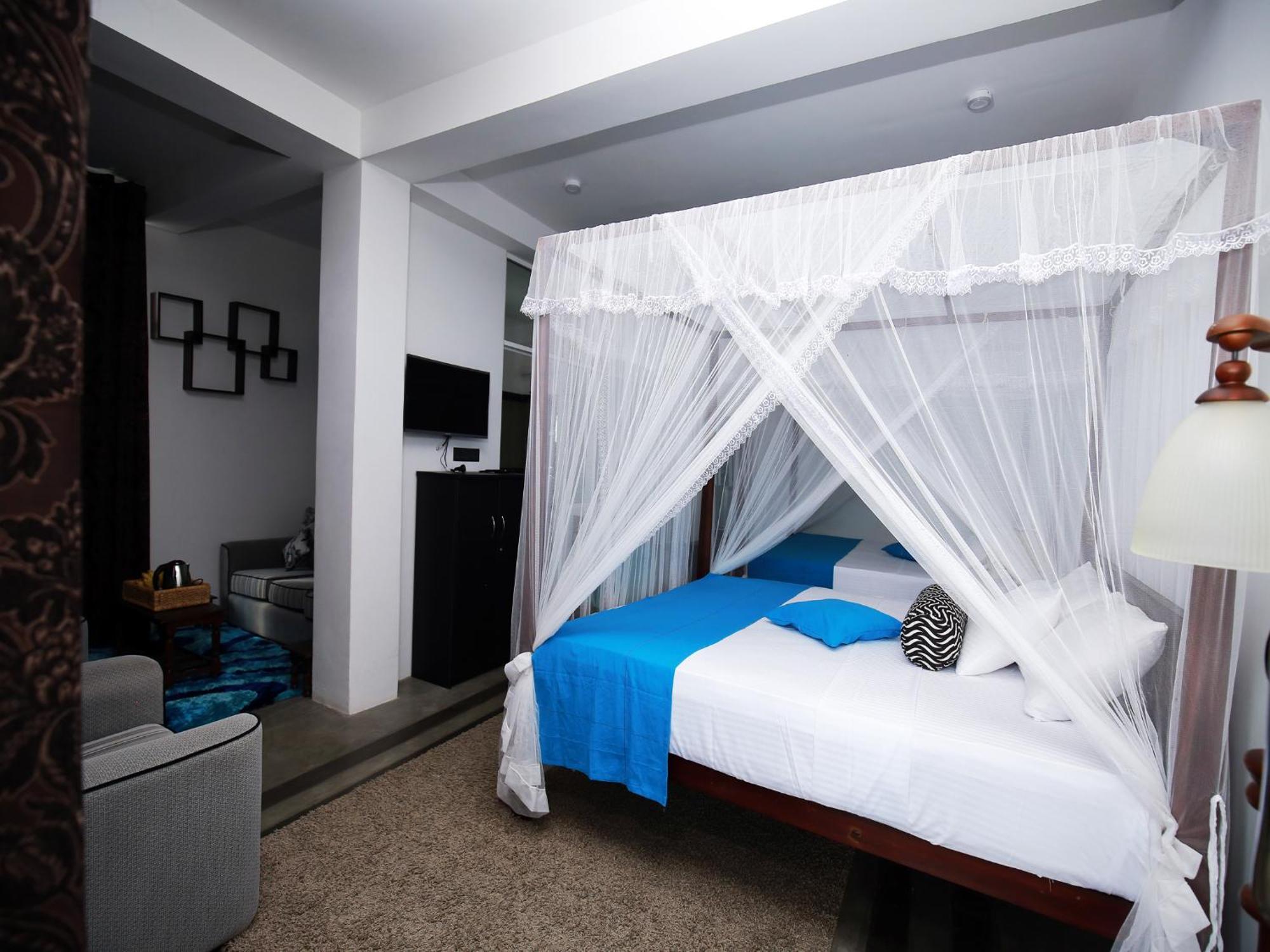 Crystal Oceanic Hotel Ahangama Buitenkant foto