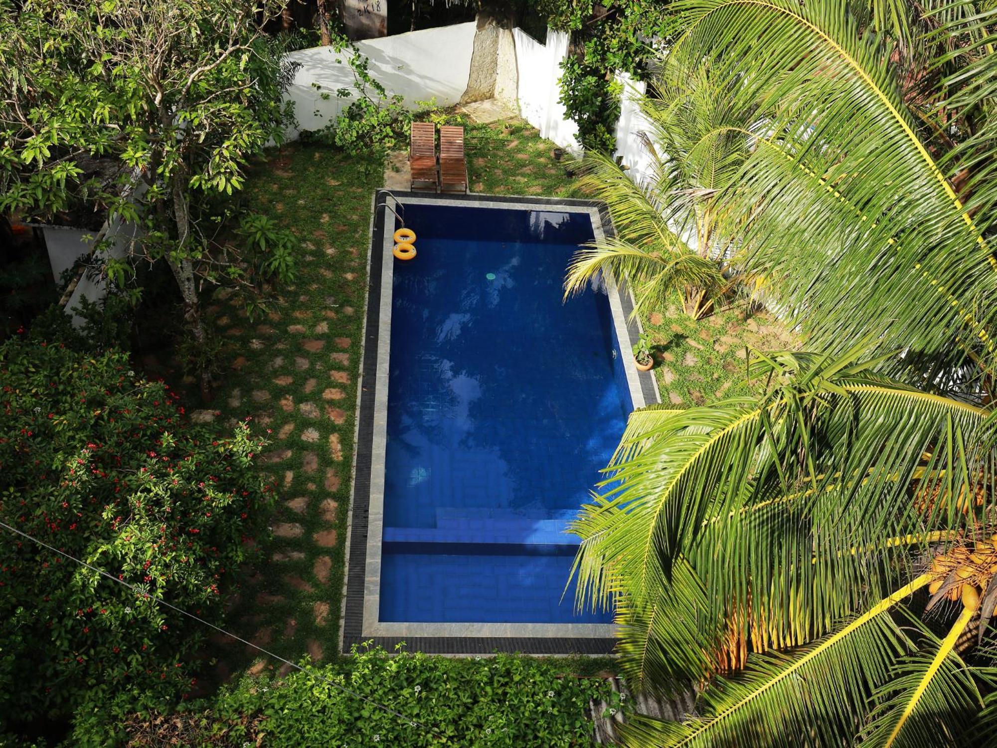 Crystal Oceanic Hotel Ahangama Buitenkant foto